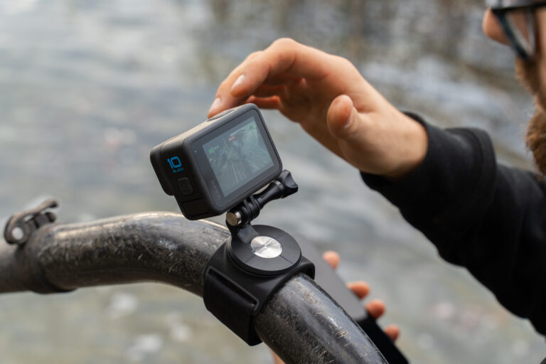 Videodokumentation af rensning af tagrender med professionelt inspektionskamera