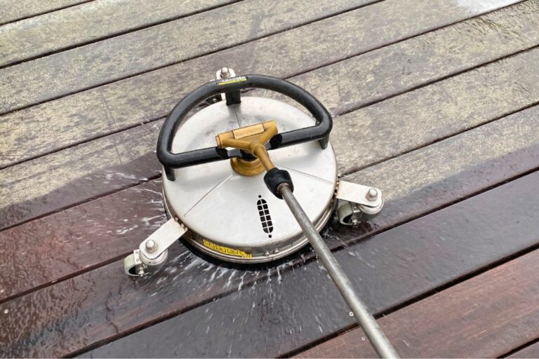 Rensning af træterrasse