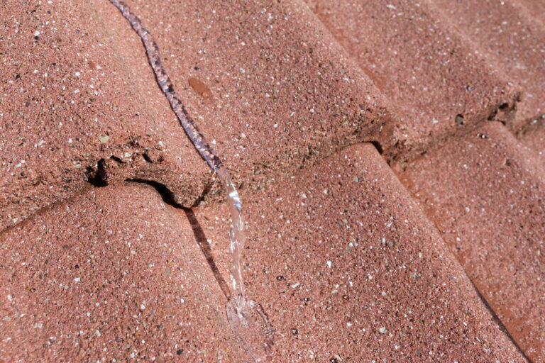 Tag som er blevet imprægneret med specialudviklet imprægnering.